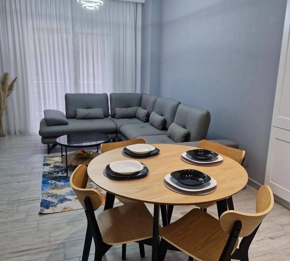 Aurora Apartment Qerret 골렘